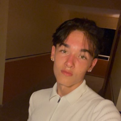 Mederic47038530's profile picture. Young 🇨🇦 Investor, studying finance & talking about investments