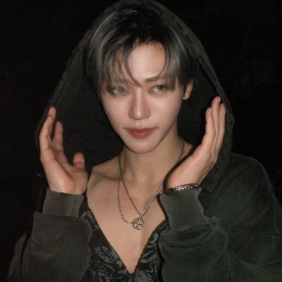 nakysooya's profile picture. We are the youth who never sleep  - @triplescosmos (he/him)