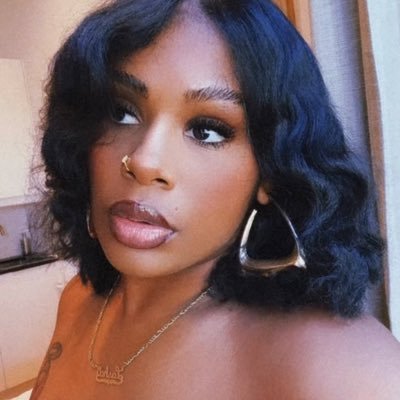 thatsshaaa's profile picture. B La C K. Queer