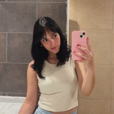 dubitativaa's profile picture. 