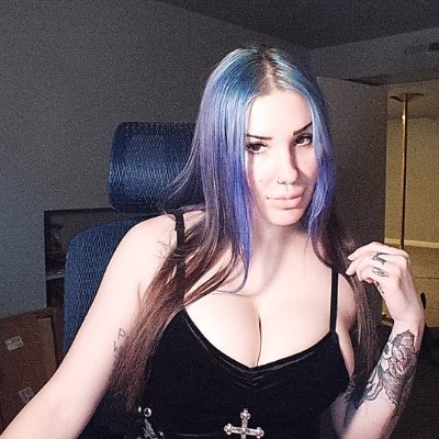 punishedmother's profile picture. 🇮🇪 🇩🇪 🇮🇹 || “distilled evil soy woman” || nice feminist || antifascist || Socialist || 🌱@merricknsfw