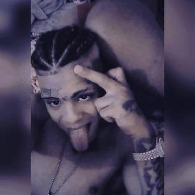 elparala's profile picture. 