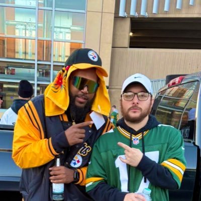 beemords's profile picture. Wake up to reality 👁‍🗨. 90% of my tweets are about sports