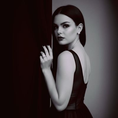 crimsonbeautym's profile picture. ☆ 𝖗𝖔𝖒𝖆𝖓𝖈𝖊 𝖙𝖍𝖗𝖎𝖛𝖊𝖘 𝖎𝖓 𝖙𝖍𝖊 𝖒𝖔𝖘𝖙 𝖚𝖓𝖊𝖝𝖕𝖊𝖈𝖙𝖊𝖉, 𝖍𝖆𝖚𝖓𝖙𝖊𝖉 𝖕𝖑𝖆𝖈𝖊𝖘. 𝖒𝖔𝖓𝖈𝖍𝖊́𝖗𝖎, @gomez_addams_rp