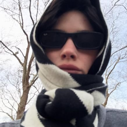 folkleraa's profile picture. taylor escribió folklore basandose en mí vida