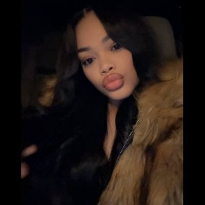 lilyellz's profile picture. follow me or swallow me.