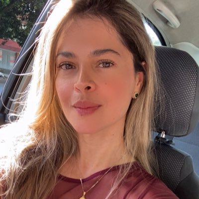 Johanitaefe's profile picture. El sol le da vida a la LUNA 🤍 God is Good 🙏🏻 Catadora de vinos y pasteles de arequipe ✨