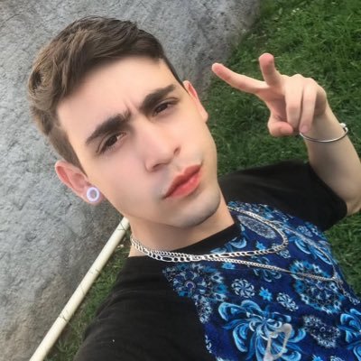 flowmaraj's profile picture. @nickiminaj follows me, no i’m not lucky, i’m BLESSED ♕ 🇧🇷