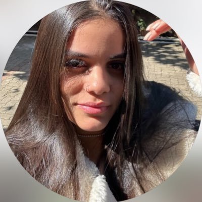 _lauraribeiroo_'s profile picture. 