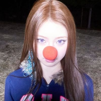 almaenversoos's profile picture. 