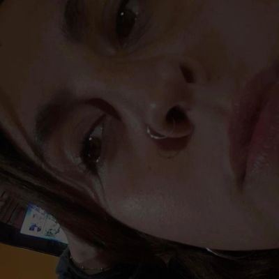 butterflycyp's profile picture. no comprendía el mundo y puse el mio del revés