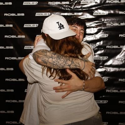 sade_011's profile picture. 《lvl 18》

《loca de nacimiento》

《fanática profesional de Robleis》

ig: Fakin_aldu