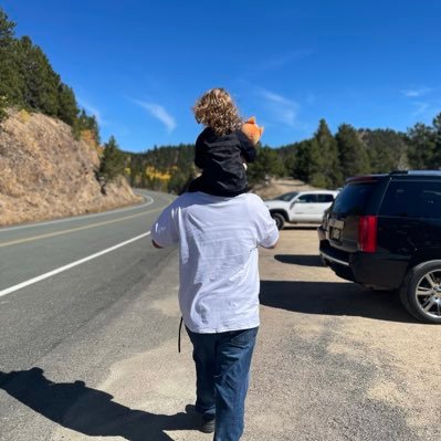 MileHighKid5280's profile picture. 🇺🇸 America 1st, Passionate Avalanche,Broncos fan. Construction Foreman. #Papateam6 #girldad