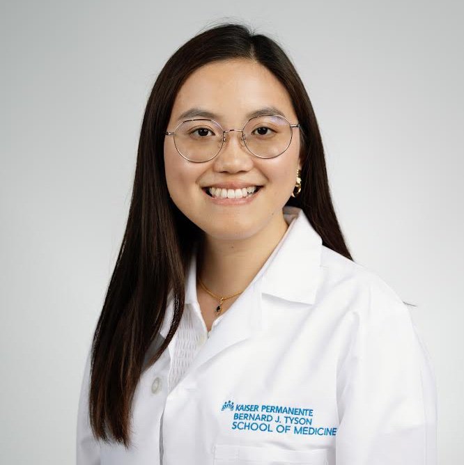 ElaineLiangMed's profile picture. MS2 @KPMedSchool | Aspiring Thoracic Surgeon | Lung Cancer • Global Surgery • Ethics • MedEd | @UChicago Philosophy ’24