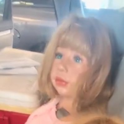 MissStinkaButt's profile picture. femcel mama boots