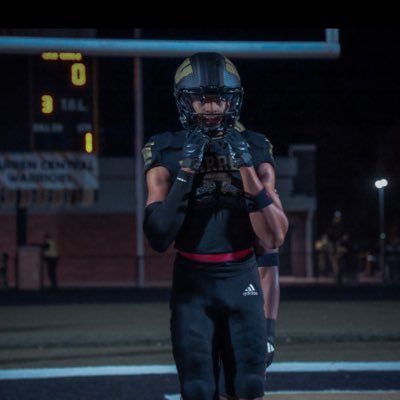 TheKalebElkins's profile picture. 6’3 | 190lbs | 78” wingspan | Combo Guard 🏀| Hybrid Safety 🏈| Long Jumper 🥇| Warren Central ‘27