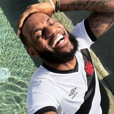 vascodagrana's profile picture. estou diante do oruam ou do mauro? escute futebol ao quadrado.