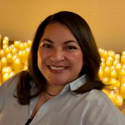 elizondo_ellie's profile picture. 1st Grade Dual Language Teacher🇺🇸👩🏻‍🏫🇸🇻 @HumbleISD_ACE, Bookworm 📖📚🤓, Dog Mom 🐶 + 💙Astros Lover 🧡