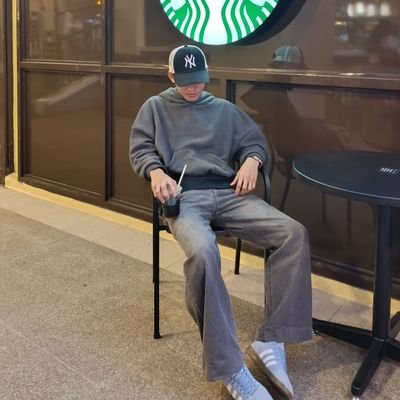 skythehandsome3's profile picture. 