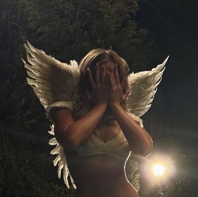 jotabittersweet's profile picture. make me your angel.