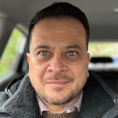 ernie_qs's profile picture. he/him | Dad of 4 cats | Lego collector | Cook | Travels | Languages | Educator