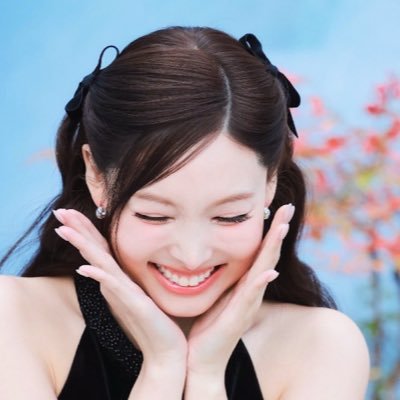 woohyunsbffl's profile picture. clare • she/her • 30+ • inspirit • wendyluv • xfx • lads