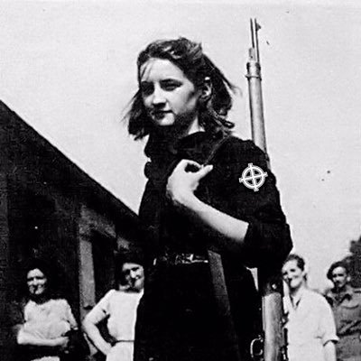 hecatist's profile picture. Panthéist | Ethology | | Evolutionist | History Greek ancient enjoyer | Zoology and fandog | Nationalist | 🇨🇦=❤️ | @gloireathena