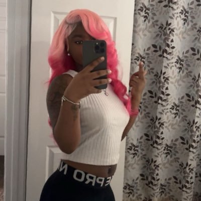 amourrrchii's profile picture. my world yall just living in it