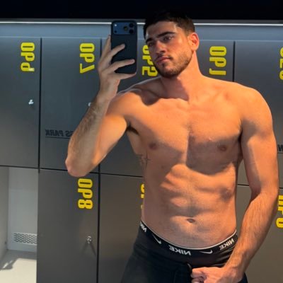 GiantZayd's profile picture. 25yo 2,05m / 6.9ft