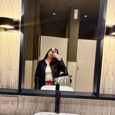 LupitaVg17's profile picture. 22🫀//MIP