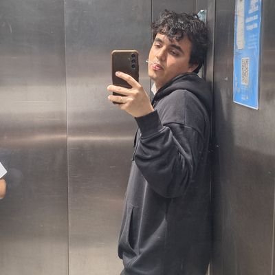 natalensesquizo's profile picture. não me leve a sério! tudo aqui é uma loucura igual minha cabecinha

ele/dele