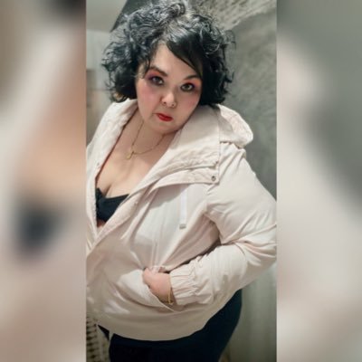 MonicaV82432080's profile picture. mi nueva cuenta del 2025 la otra valió! .     no pero no pero no contesto DM solo amigos ♥️