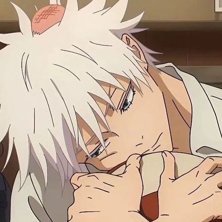 jnksatoru's profile picture. keep your hair done, nails done like JENNIE