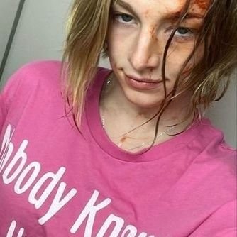 anyapeterz's profile picture. 