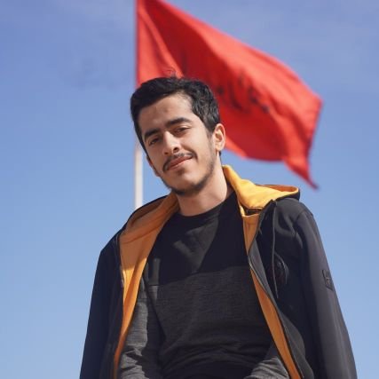 R_E_Z_ash's profile picture. از زمانی که شمع آب شده، خواب راحت نکرده پروانه...