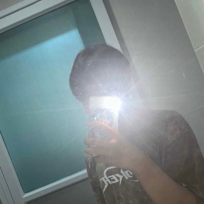 naphat_z9090's profile picture. 