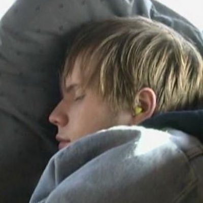 goobiyubi's profile picture. i'm in love with my own sins 🫐