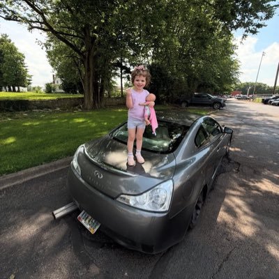 d4vdlv's profile picture. 