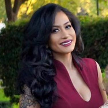 shanaAdelaideV's profile picture. 