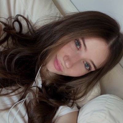 snoweeei's profile picture. i'm live on twitch almost every night!! 😊 | @iluvclaud ♡