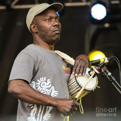 Simplytrendd's profile picture. 