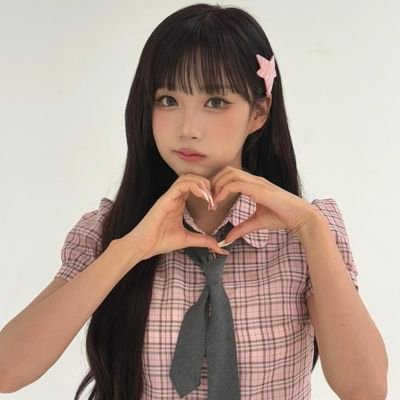 dxisydosiee's profile picture. clinically diagnosed with lucky girl syndrome 🦷 | saw ENHALLIT