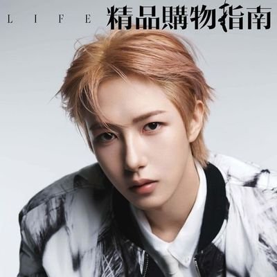 1922_erizen's profile picture. 🎧🖤🕸️ | busy with acads 🫠