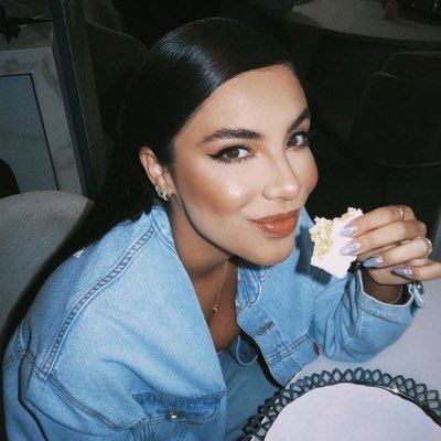 hablasuzzy's profile picture. hiperfoco em reality e fé no mengo