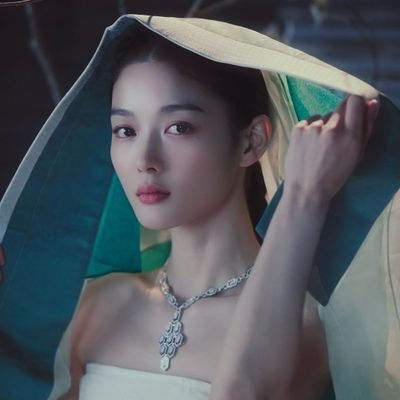 baekahjins's profile picture. 