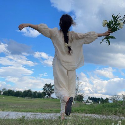 OliviaVibeW's profile picture. Success isn't just about what you accomplish, it's about how you inspire others along the way. Let’s inspire! 🌟✨