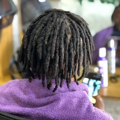 MsLizNjagi's profile picture. Shuttler🏸| Supply Chain Management 📚  | Poultry Farmer | Love Yourz!