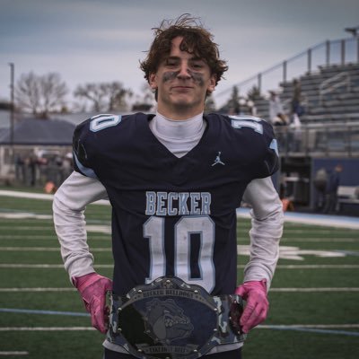 Rj252016's profile picture. athlete (class of 2027) football, basketball height(6’0) weight (175). (763-999-0905)