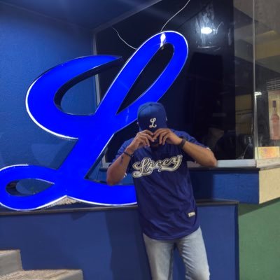 CesarAFrias's profile picture. #Licey🐅 #RepBX #Lakers🏀 #Kobe🐍