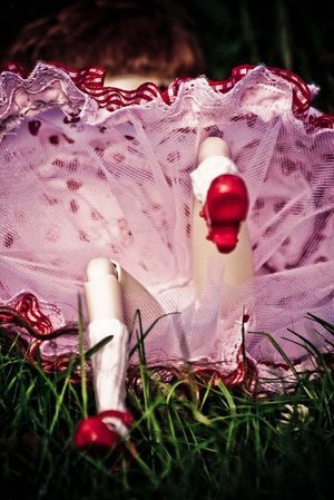 #zephyr obscurement ailee #apprentie fee tisseuse d'images #collectionneuse de papillons sociaux et burlesque # convertie au culte de daria et torie amos
